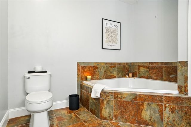 20 Waterfront Drive 121, St Simons Island, GA 31522