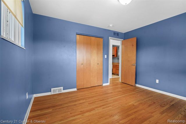 15435 Bainbridge Street, Livonia, MI 48154