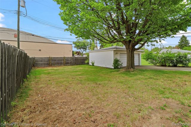 15435 Bainbridge Street, Livonia, MI 48154