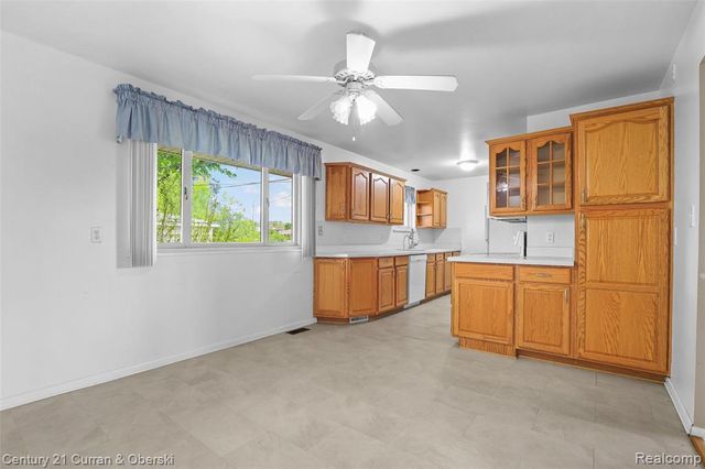 15435 Bainbridge Street, Livonia, MI 48154