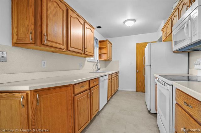 15435 Bainbridge Street, Livonia, MI 48154
