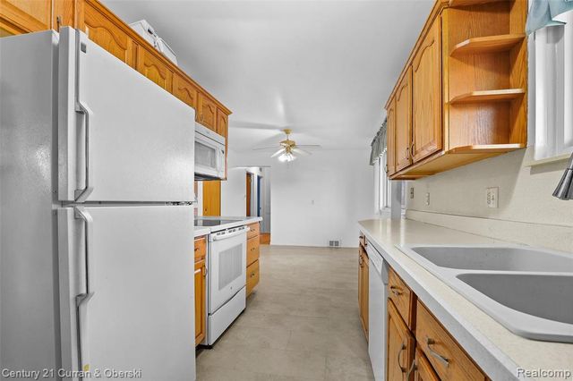 15435 Bainbridge Street, Livonia, MI 48154