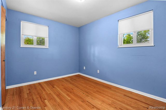 15435 Bainbridge Street, Livonia, MI 48154
