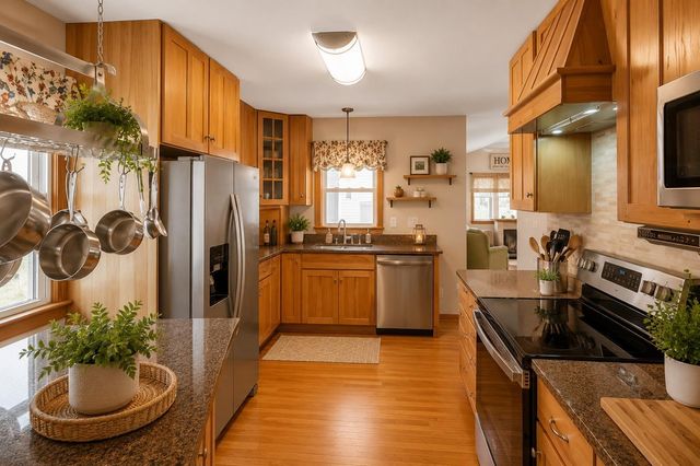 3632 Roosevelt Street NE, Saint Anthony, MN 55418