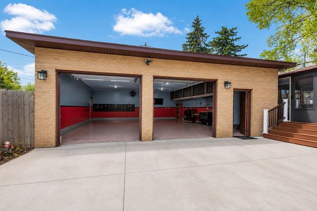 3632 Roosevelt Street NE, Saint Anthony, MN 55418