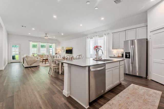 560 Newcomb Hollow Drive, Conroe, TX 77304