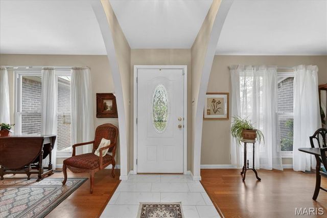 2 Silveroak Court, Manchester, MO 63021