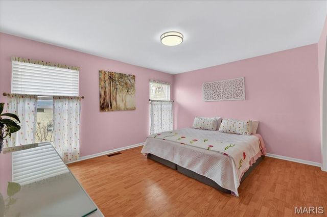 2 Silveroak Court, Manchester, MO 63021