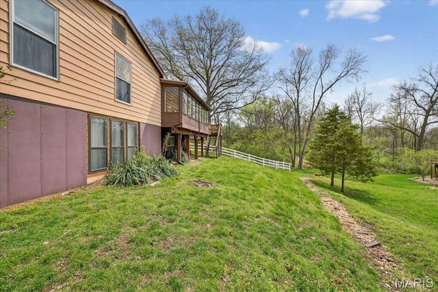 2 Silveroak Court, Manchester, MO 63021