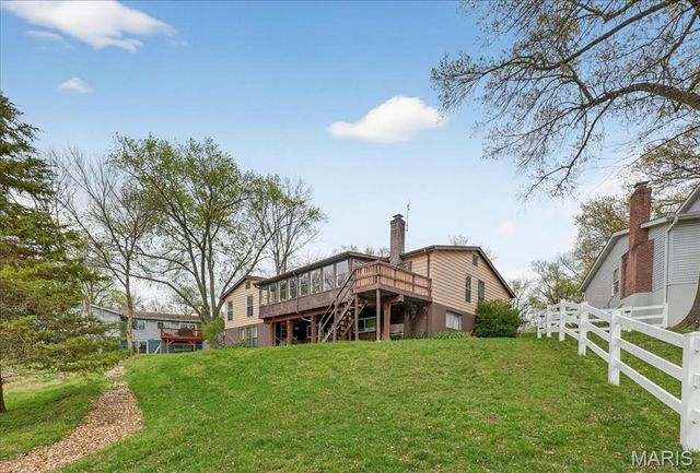 2 Silveroak Court, Manchester, MO 63021