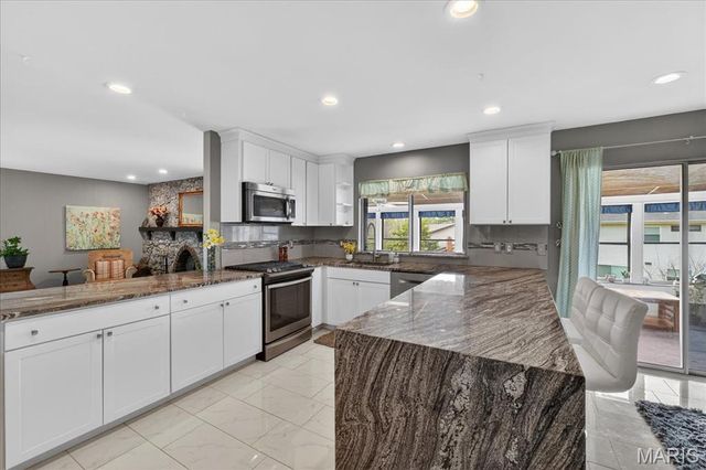 2 Silveroak Court, Manchester, MO 63021