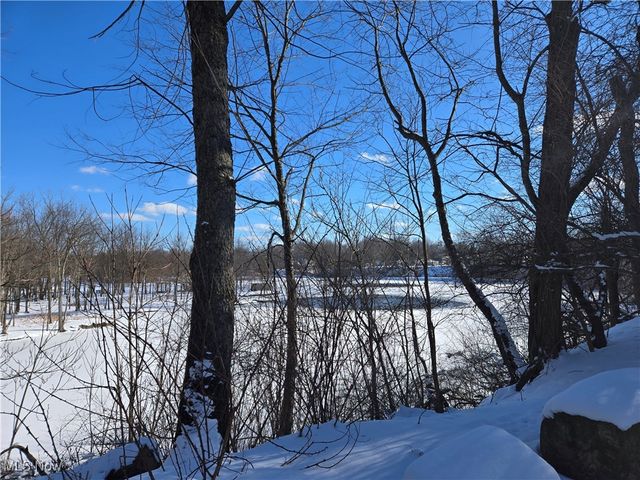 115 S Rocky River Drive 201, Berea, OH 44017