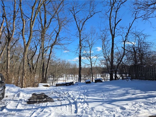 115 S Rocky River Drive 201, Berea, OH 44017