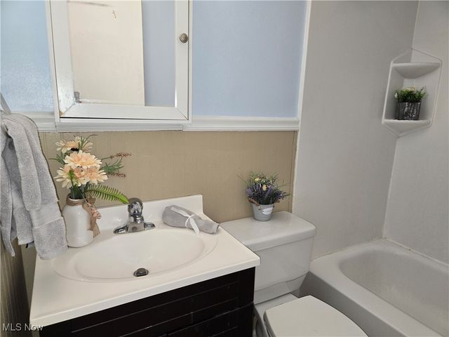 115 S Rocky River Drive 201, Berea, OH 44017