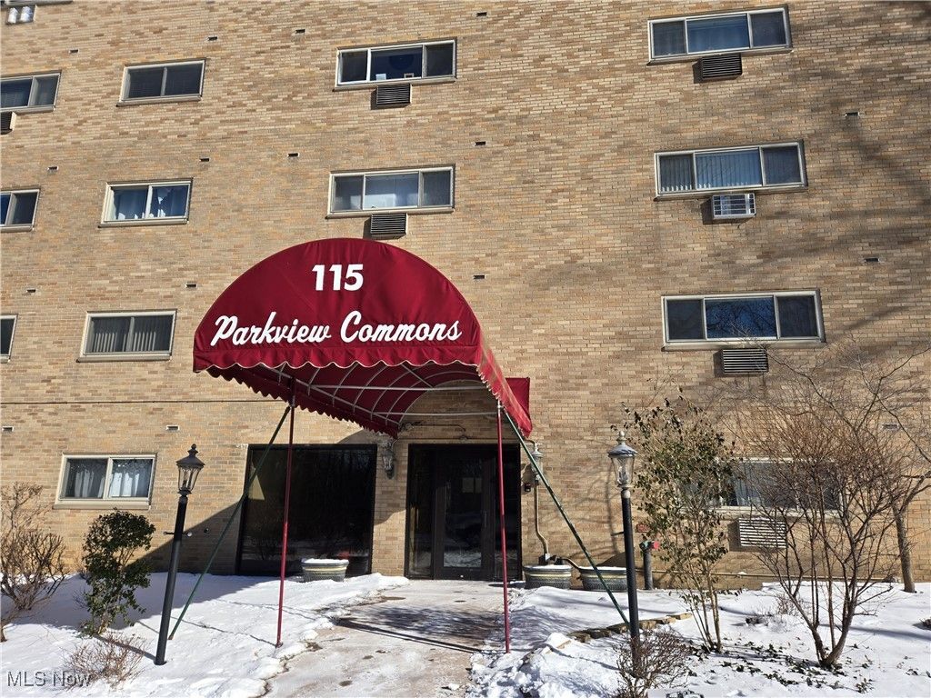 115 S Rocky River Drive 201, Berea, OH 44017