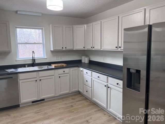 211 Honeycutt Road, Troutman, NC 28166