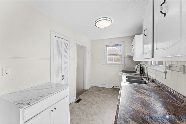 544 Roslyn Ave, Colonial Heights, VA 23834