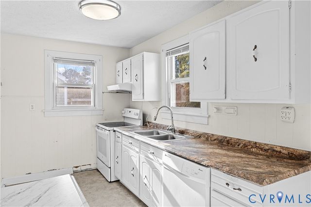 544 Roslyn Ave, Colonial Heights, VA 23834