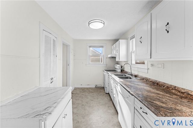 544 Roslyn Ave, Colonial Heights, VA 23834