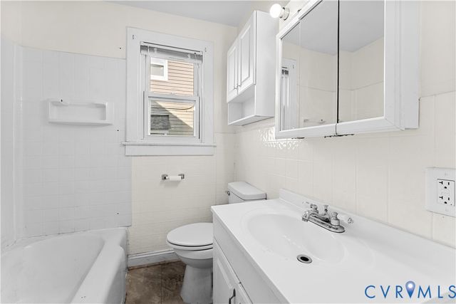 544 Roslyn Ave, Colonial Heights, VA 23834