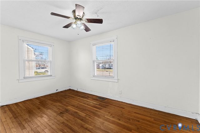 544 Roslyn Ave, Colonial Heights, VA 23834