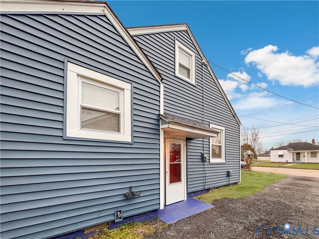 544 Roslyn Ave, Colonial Heights, VA 23834