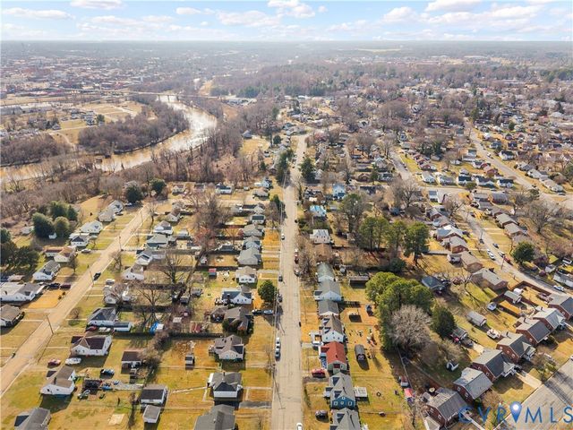 544 Roslyn Ave, Colonial Heights, VA 23834