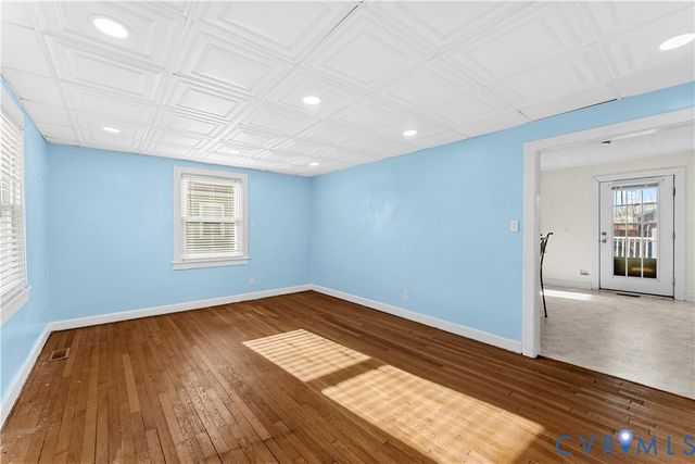 544 Roslyn Ave, Colonial Heights, VA 23834