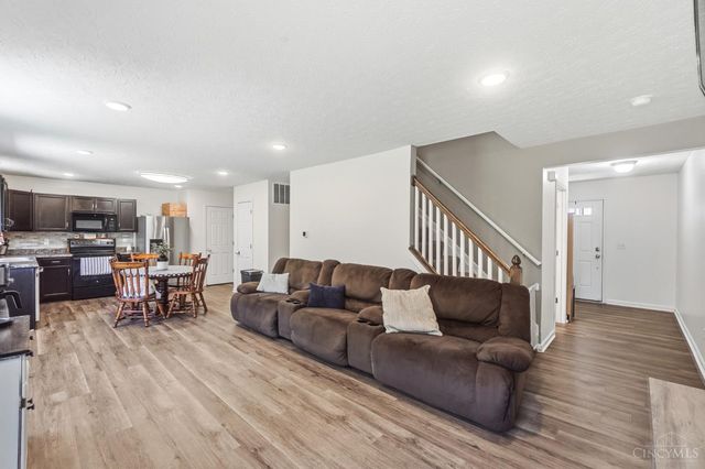 1022 Golden Oak Drive, Hamilton, OH 45013