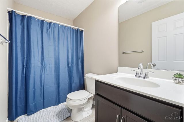 1022 Golden Oak Drive, Hamilton, OH 45013