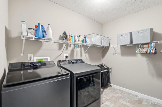 1022 Golden Oak Drive, Hamilton, OH 45013