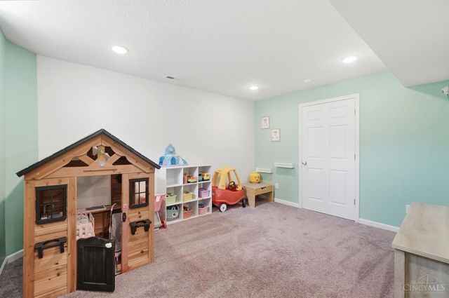 1022 Golden Oak Drive, Hamilton, OH 45013