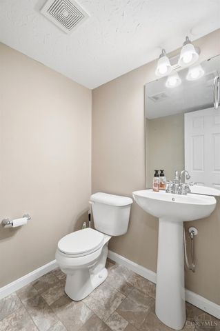 1022 Golden Oak Drive, Hamilton, OH 45013