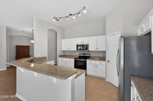 674 SCARLET VIEW Court, Orange Park, FL 32073