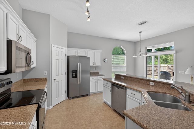 674 SCARLET VIEW Court, Orange Park, FL 32073