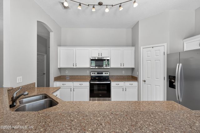 674 SCARLET VIEW Court, Orange Park, FL 32073