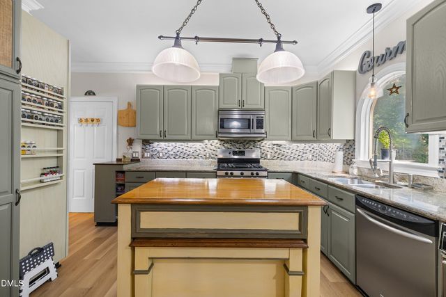 206 Park Valley Lane, Cary, NC 27519