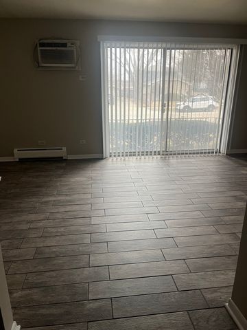 8139 W 83rd Place 1E, Justice, IL 60458