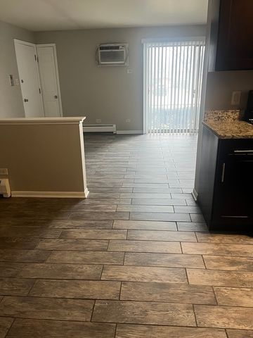 8139 W 83rd Place 1E, Justice, IL 60458