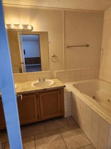 7211 Quail Hollow NE, Albuquerque, NM 87109