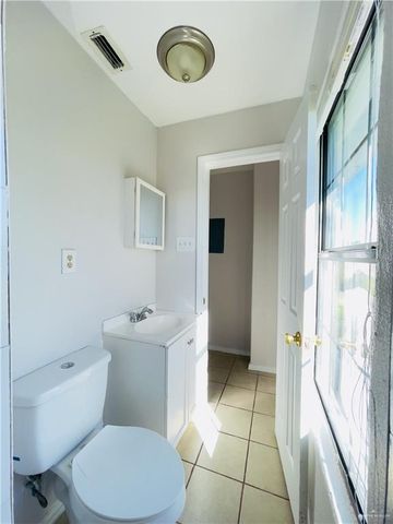 3105 N Hoehn Road, Edinburg, TX 78541