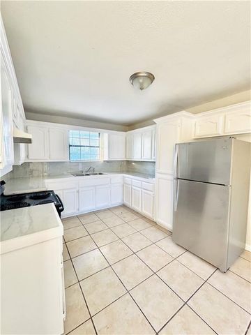 3105 N Hoehn Road, Edinburg, TX 78541