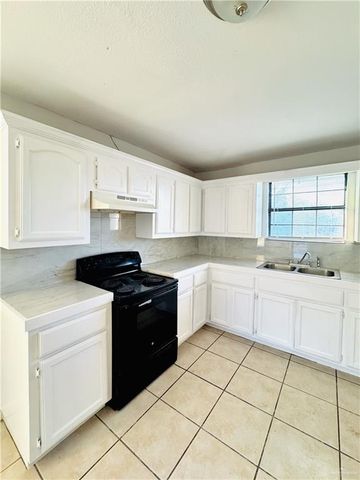 3105 N Hoehn Road, Edinburg, TX 78541