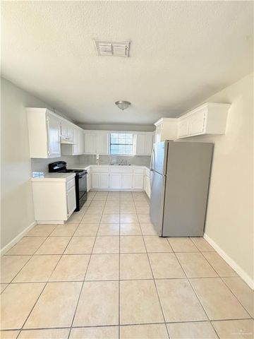 3105 N Hoehn Road, Edinburg, TX 78541