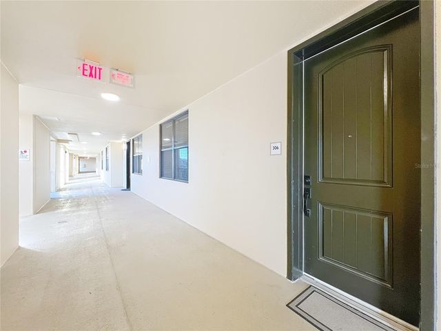 16300 COUNTY ROAD 455 306, Montverde, FL 34756