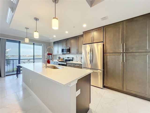 16300 COUNTY ROAD 455 306, Montverde, FL 34756