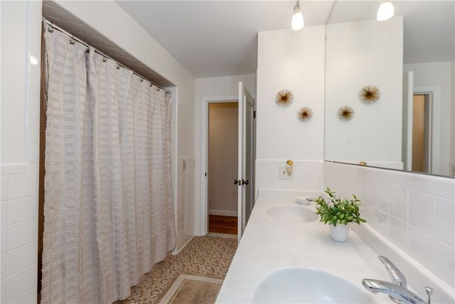 14 Brookfarm Road, North Providence, RI 02904