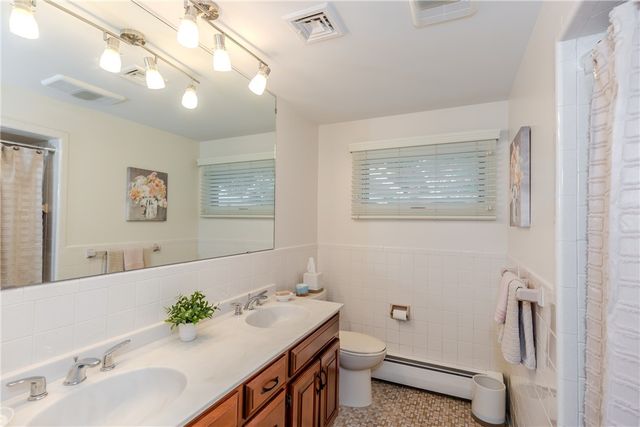 14 Brookfarm Road, North Providence, RI 02904