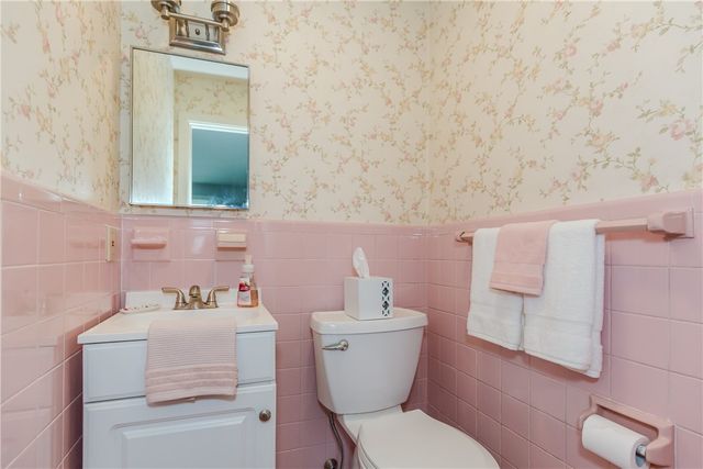 14 Brookfarm Road, North Providence, RI 02904