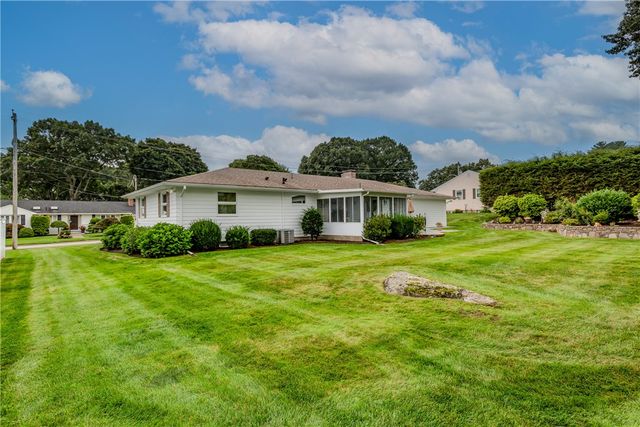 14 Brookfarm Road, North Providence, RI 02904